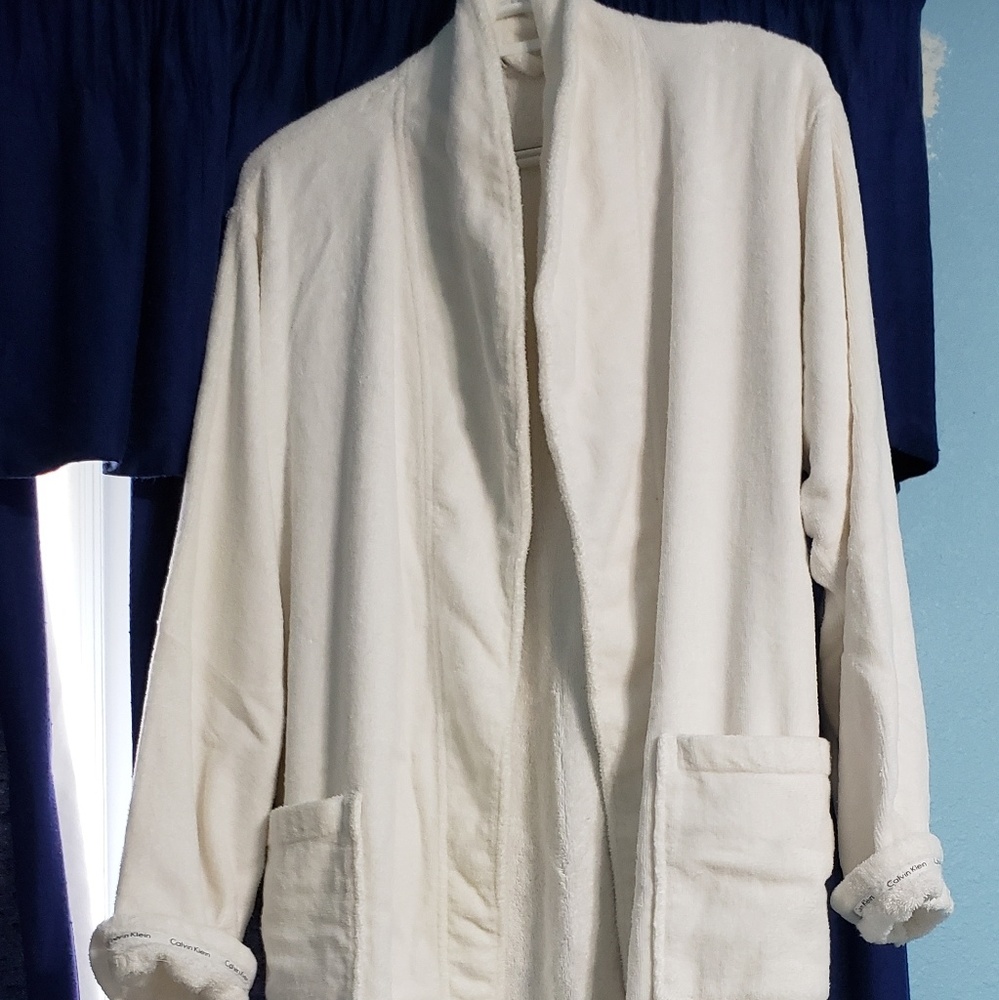 Calvin Klein White bath robe